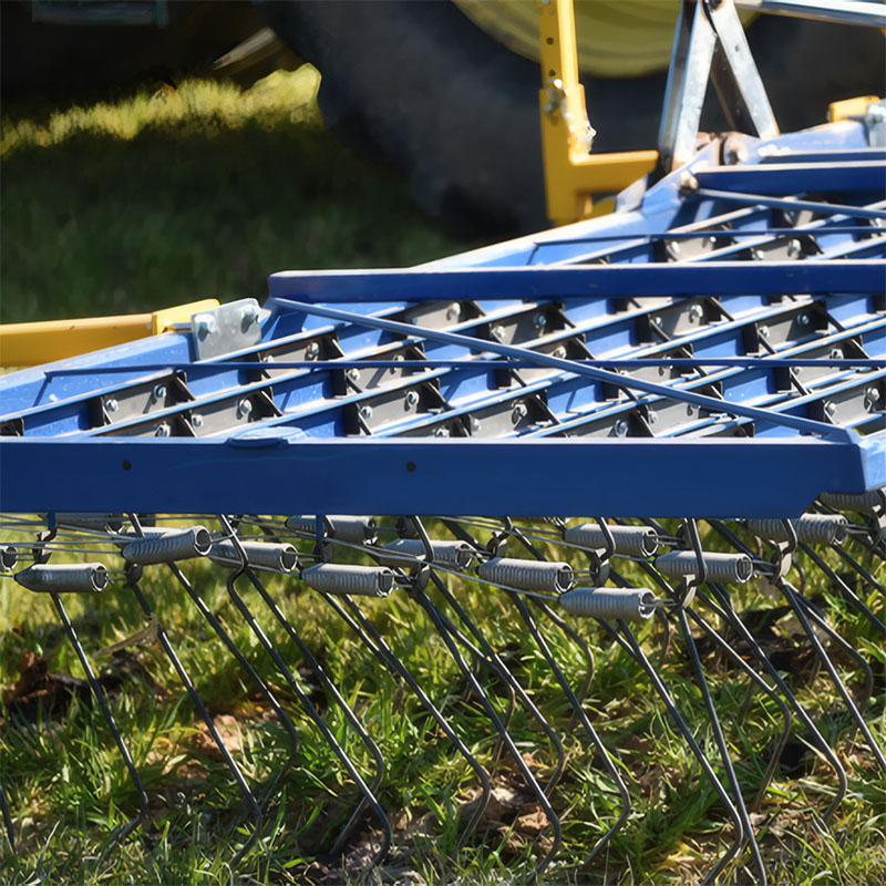 Treffler Striegel liefert im Grünland hochwertige Ergebnisse